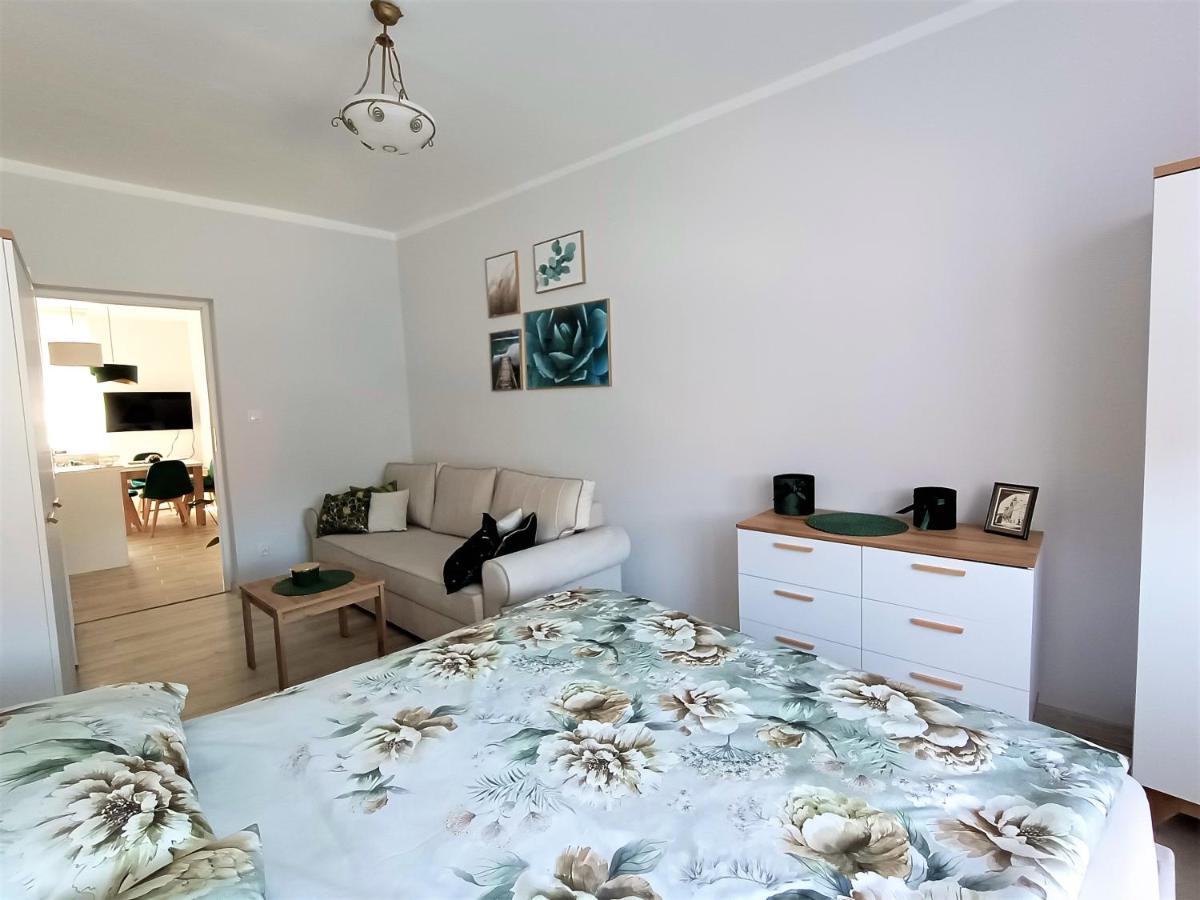 Szmaragdowy Apartament Przy Ulicy Opolskiej Tarnowskie Góry Kültér fotó